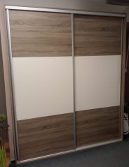 Skříň s posuvnými dveřmi 1A-2000